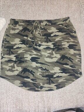 SHEIN CURVE Olive Green Camo Drawstring Mini Skirt